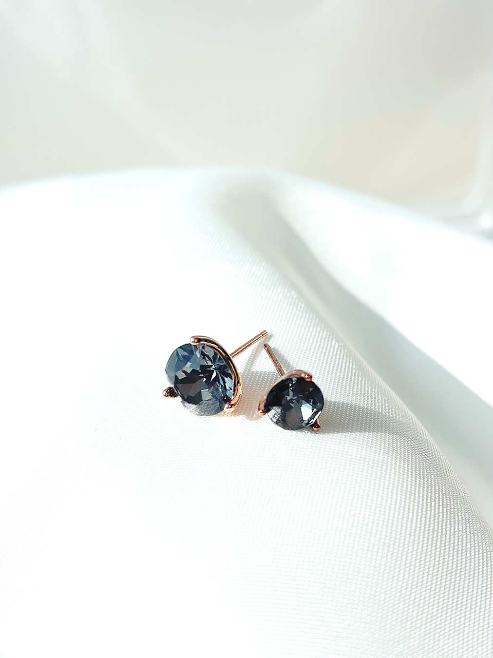 奧地利元素水晶925耳環 - 炭灰 Charcoal Grey
