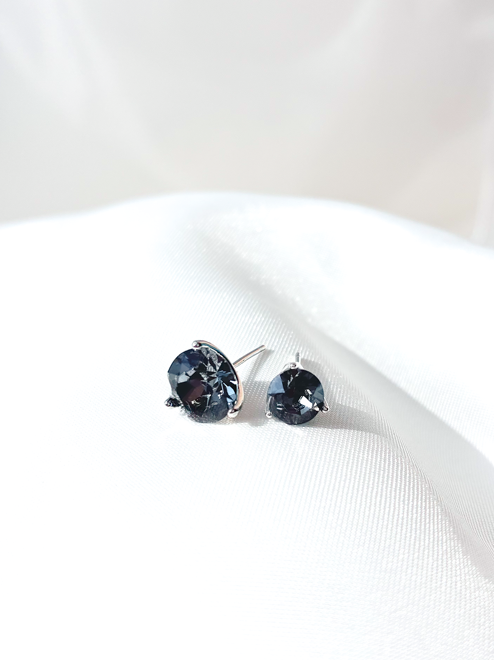 奧地利元素水晶925耳環 - 炭灰 Charcoal Grey