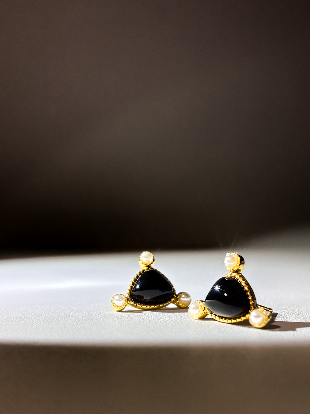 黑瑪瑙三角形淡水珍珠925耳環
