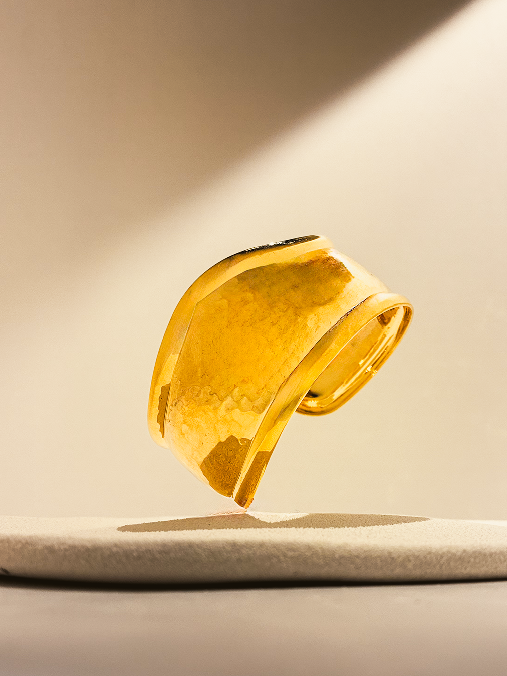 黃銅錘紋金手鐲