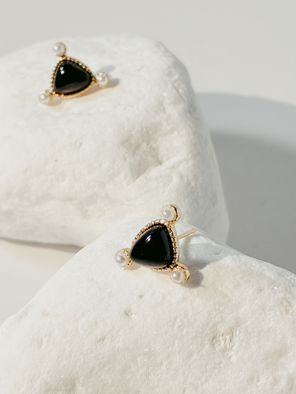 黑瑪瑙三角形淡水珍珠925耳環